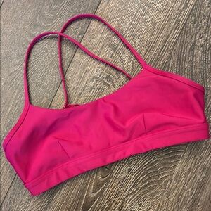 ALO Yoga Magenta Pink Sports Bra Sleek Design Intimates